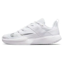 Nike Vapor Lite Women's Tennis Shoe (White/Silver) -RACQUET GUYS Shop DC3431 133 PHSLH000 3144