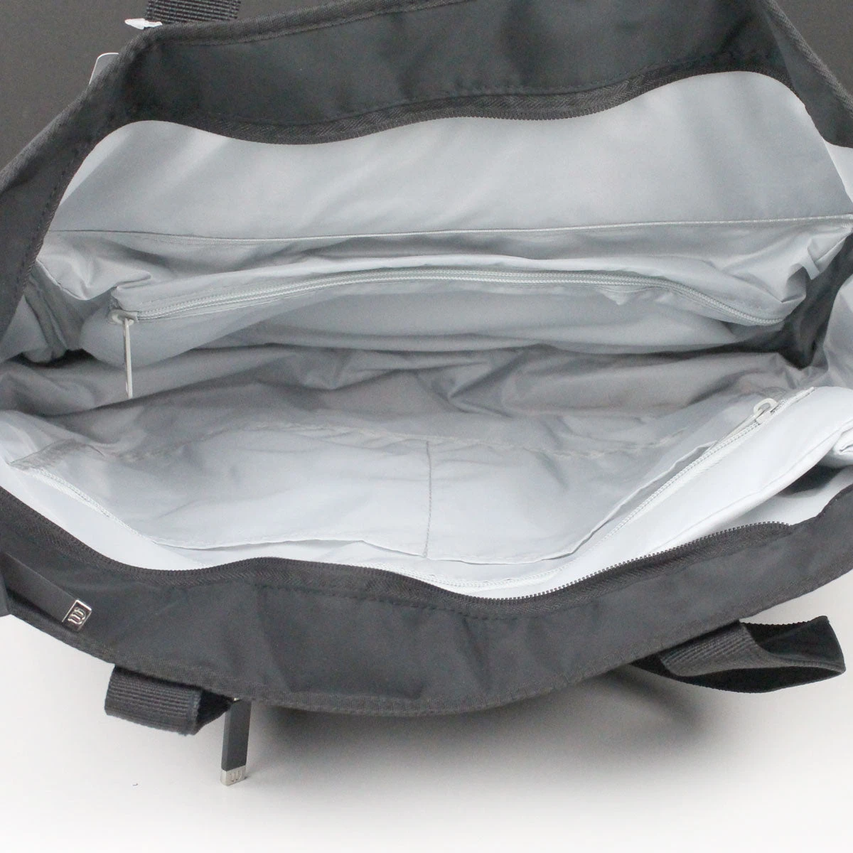 Wilson Women's Tote Racquet Bag (Black) 5 Wilson Women's Tote Racquet Bag (Black) - Image 3